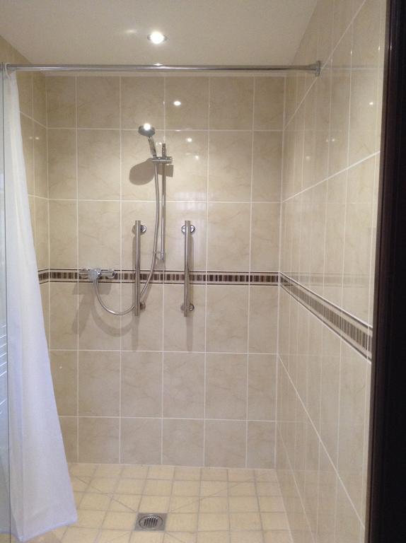 The Crown Hotel Mundford Room photo